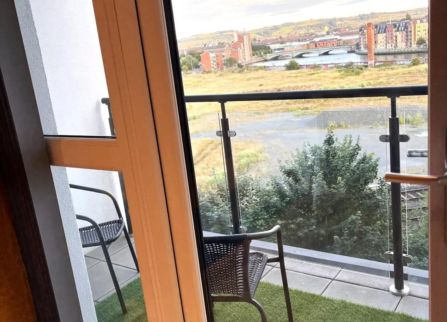 Belfast View Apartment 0*,