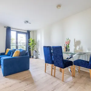 Quarters - Clock Apartment